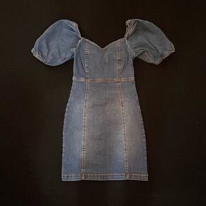 Jean puff sleeve mini dress. Size petite 4.